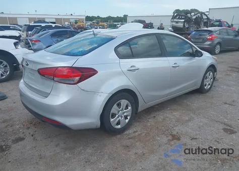 2017 Kia Forte Lx z USA, uszkodzony, nr VIN 3KPFK4A75HE067705